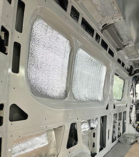 Thermal and acoustic insulation of the patient area